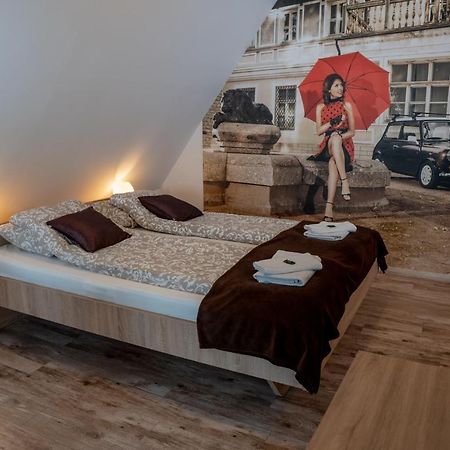 F57 - Franko Csaladi Panzio Bed and Breakfast Balatonlelle Eksteriør billede