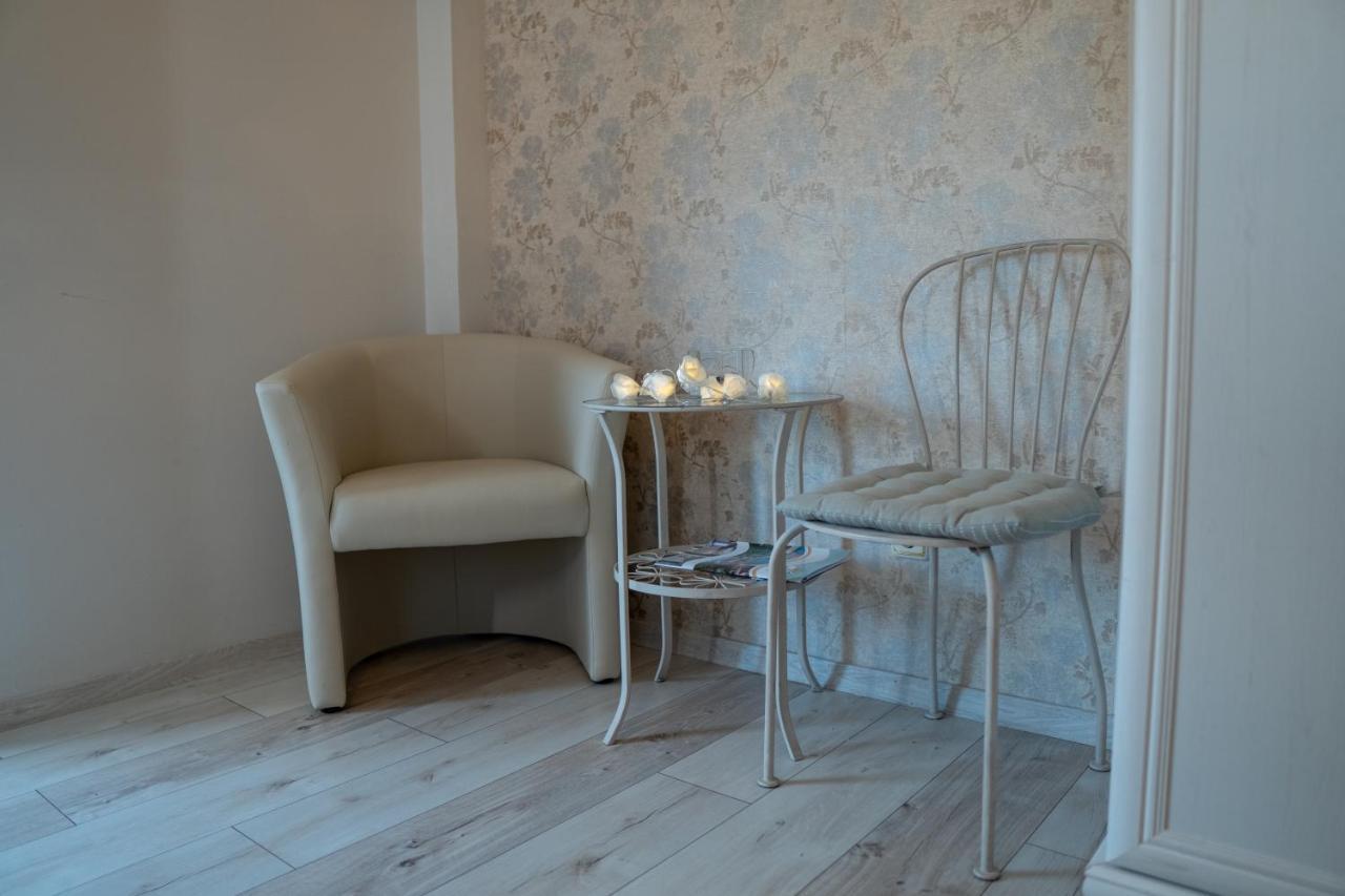 F57 - Franko Csaladi Panzio Bed and Breakfast Balatonlelle Eksteriør billede