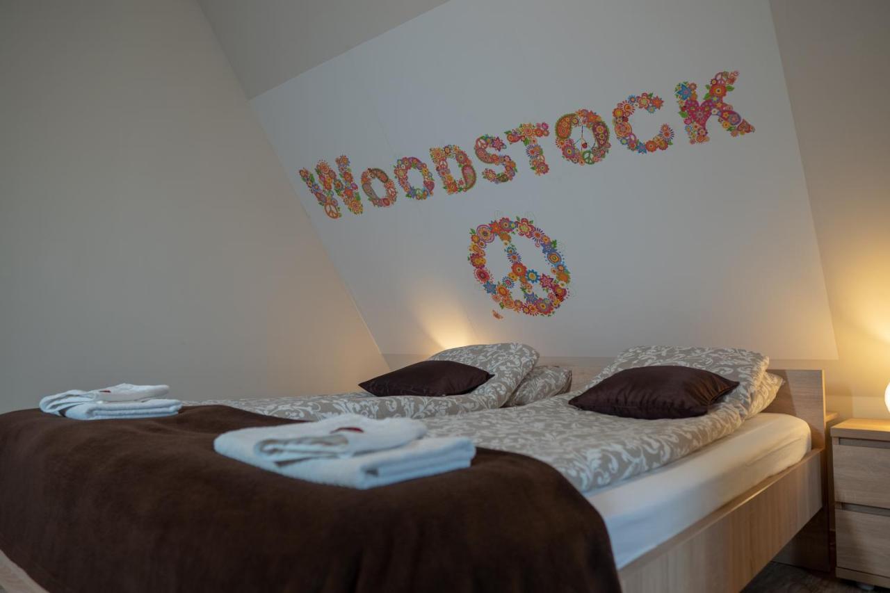 F57 - Franko Csaladi Panzio Bed and Breakfast Balatonlelle Eksteriør billede