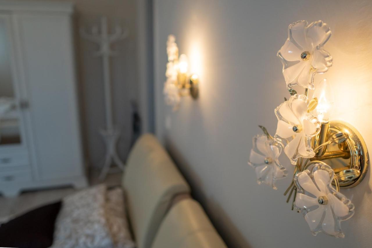 F57 - Franko Csaladi Panzio Bed and Breakfast Balatonlelle Eksteriør billede